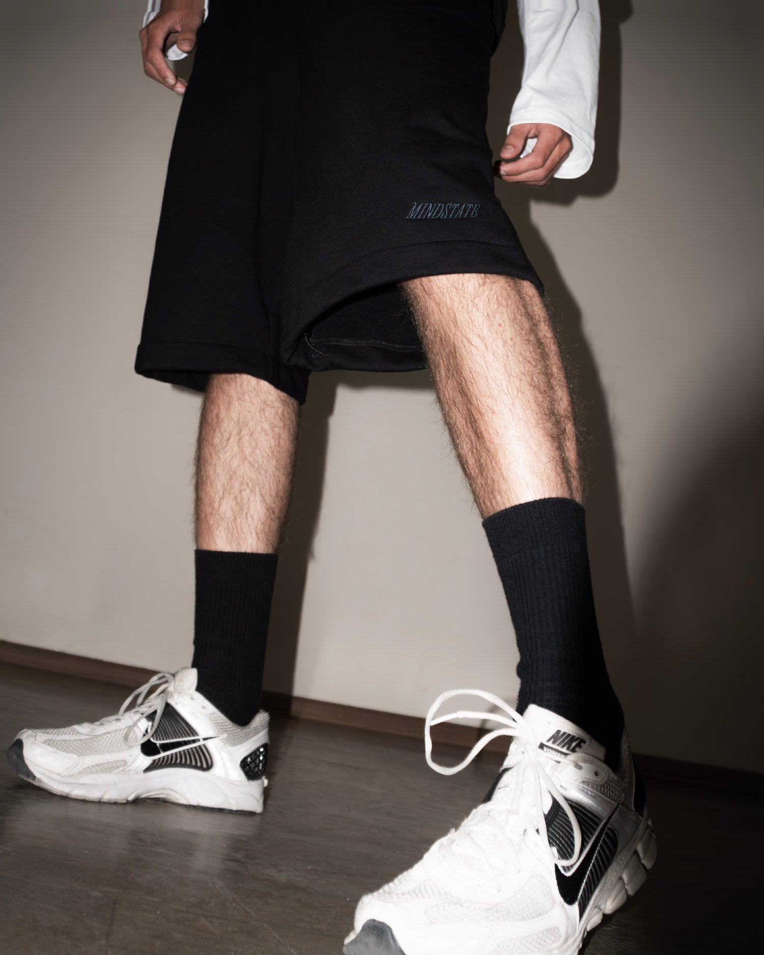 Wide-fit shorts (black)